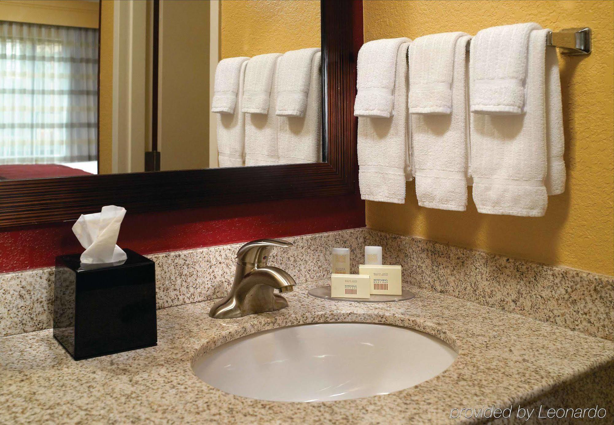 מלון Courtyard By Marriott מאקון חדר תמונה