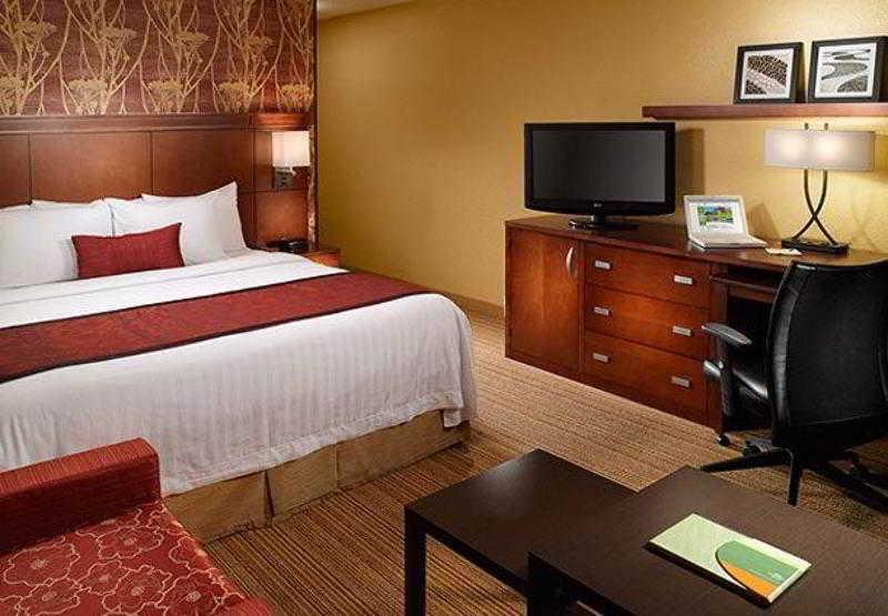 מלון Courtyard By Marriott מאקון חדר תמונה