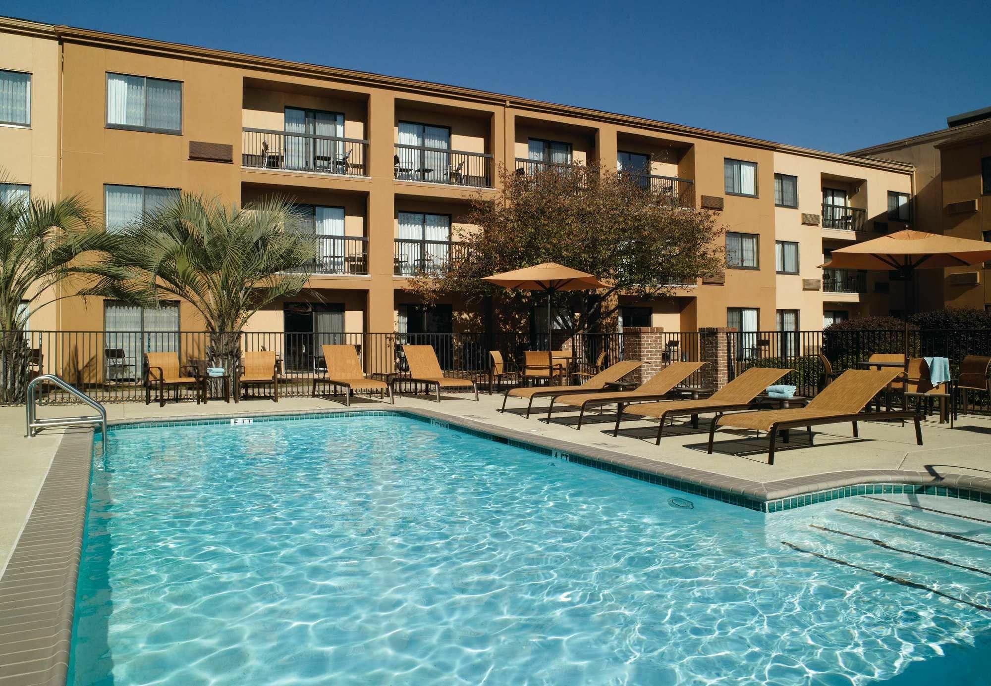 מלון Courtyard By Marriott מאקון מראה חיצוני תמונה